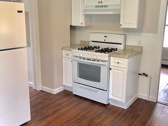 2nd image of 115 Dewolf Ave #1
