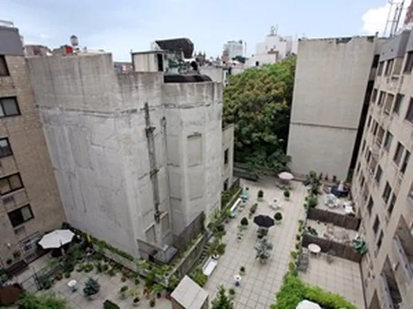 85 Eighth Avenue image 1 of 5