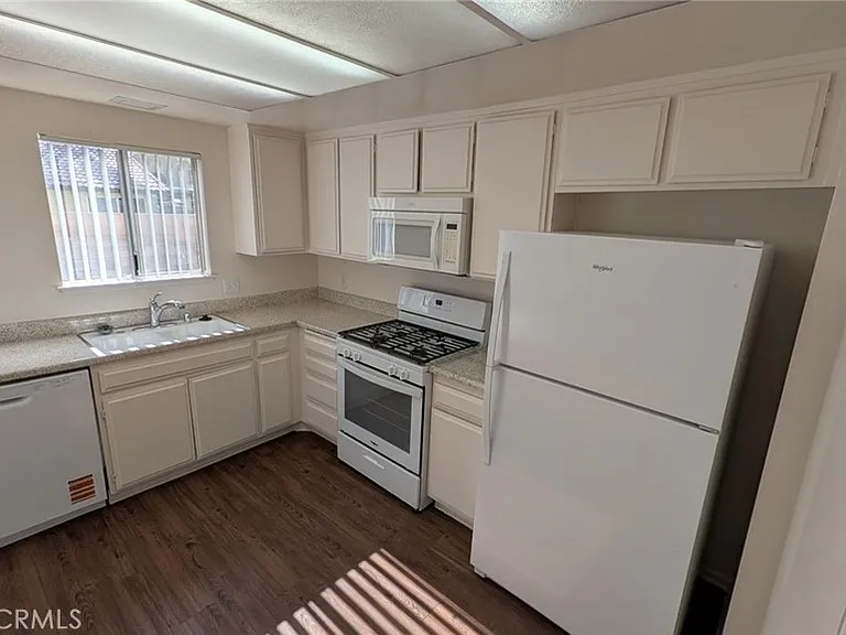 43378 Martini Ct #B — Photo 5