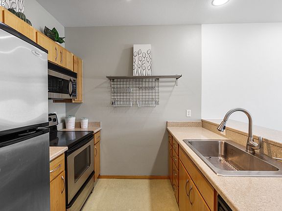 5th image of 1125 NW 9th Ave APT 405