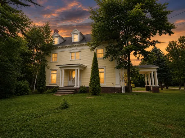 405 Pine Street, Rumford, ME 04276
