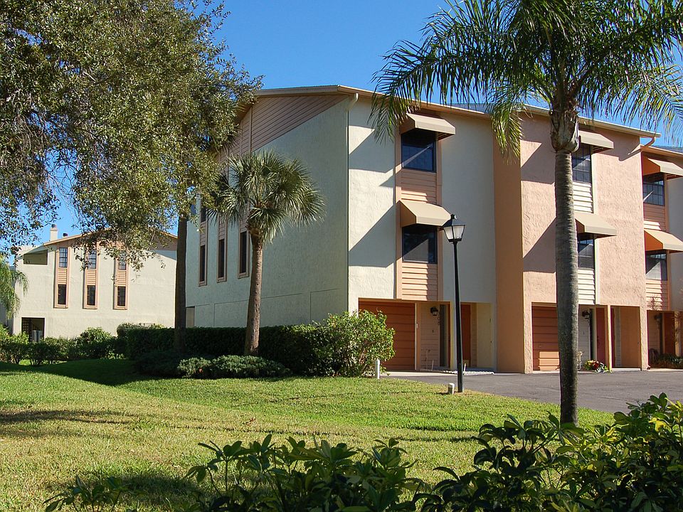 West-facing entry.