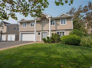2976 Susan Rd, Bellmore, NY 11710