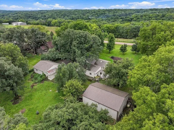 19715 Perry Rd, Council Bluffs, IA 51503