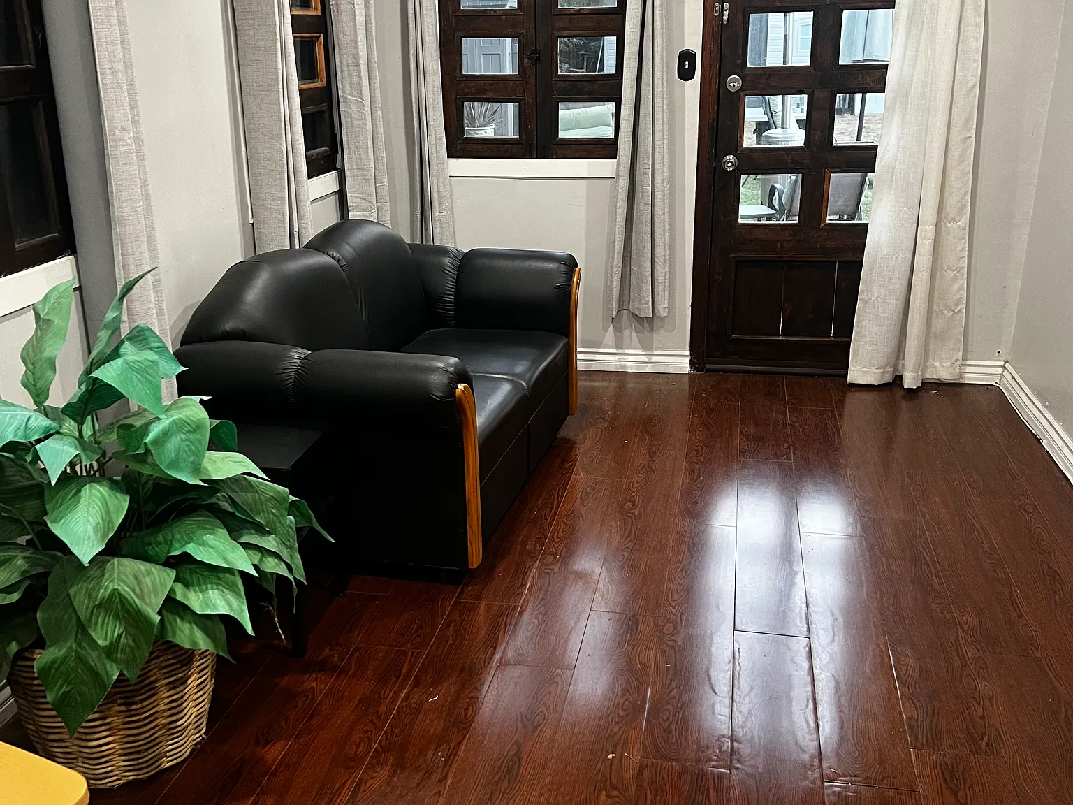 2 bed, 650 sqft, $2,900 — Photo 2
