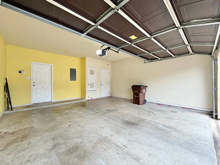 3300 Forest Creek Dr — Photo 25