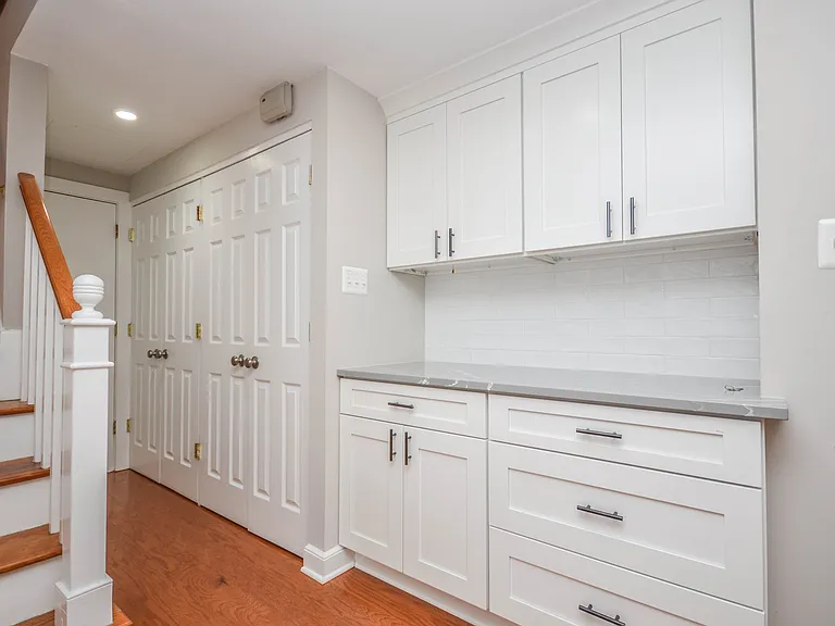 9108 Weant Dr — Photo 16