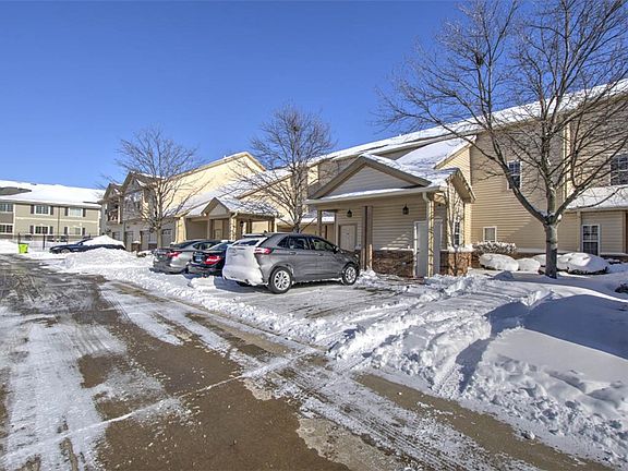 2nd image of 3742 Thornhill Cir #3742