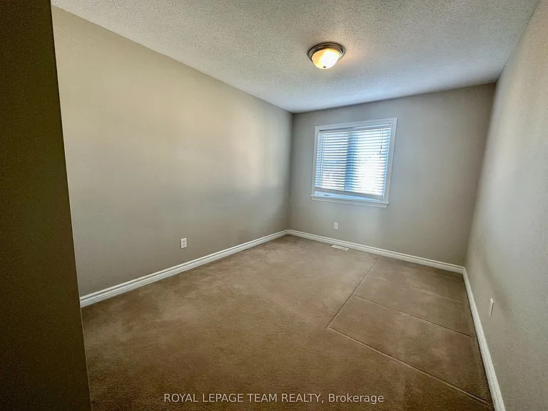 940 Cobble Hill Dr — Photo 6
