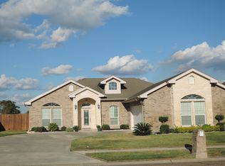 104 Arbor Lake St, Victoria, TX 77904