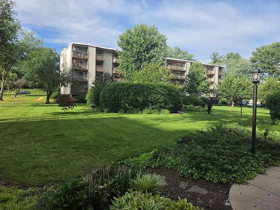 7420 Lakeview Dr #W103