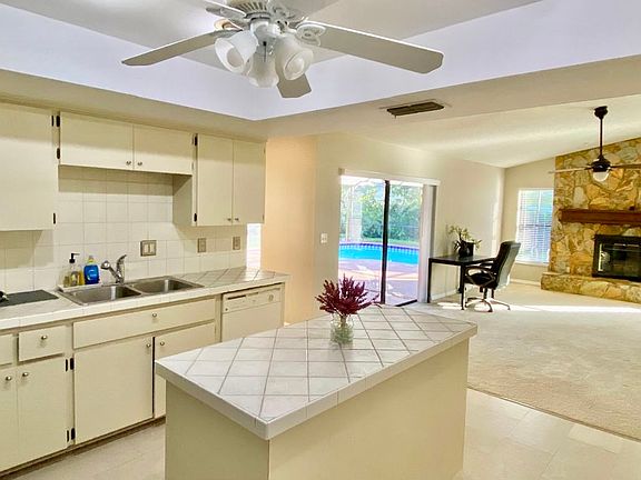 4th image of 14019 Ellesmere Dr
