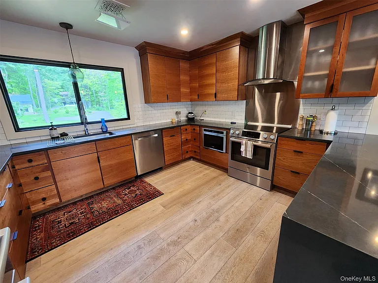 53 Lake Pleasant Dr — Photo 7