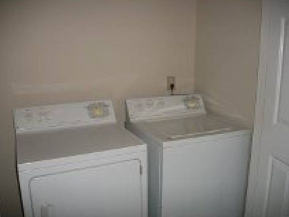 Laundry Room/ washer/dry