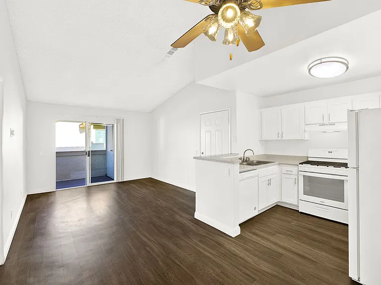 Murrieta Meadows — Photo 14