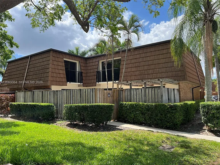 9105 SW 19th Pl #A — Photo 28