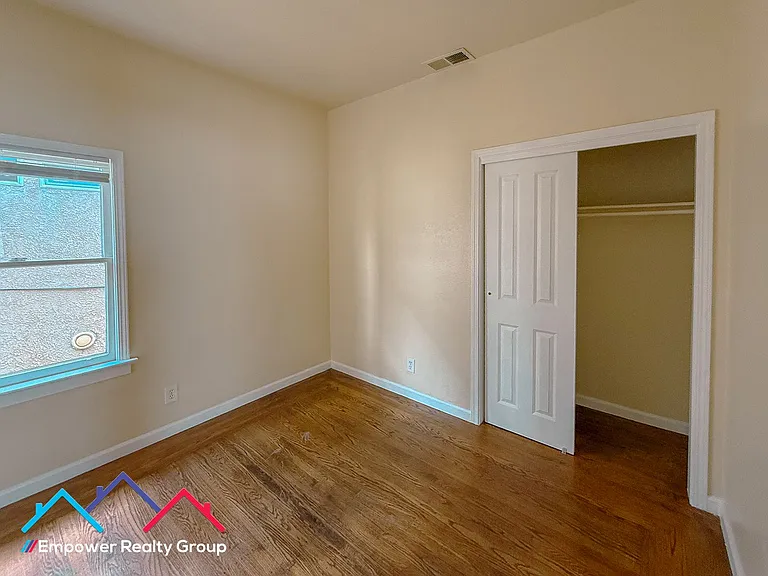 5235 Bancroft Ave. — Photo 11