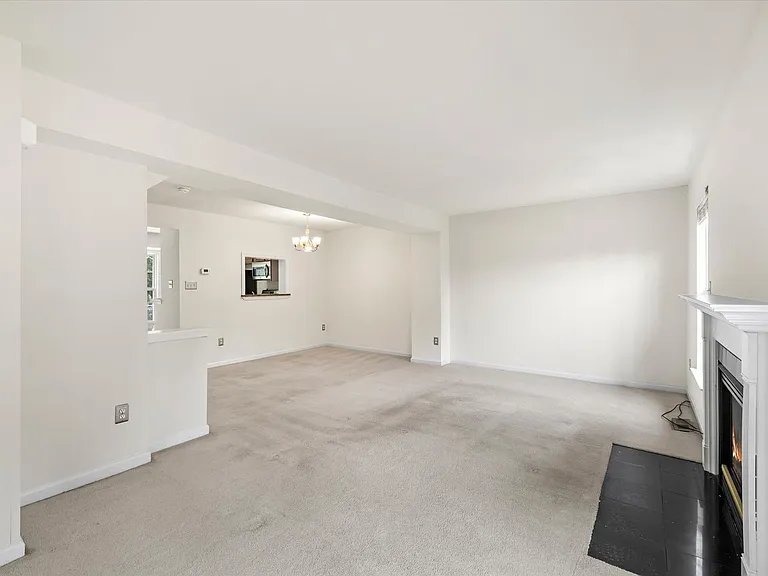 4701 Colonnade Way — Photo 8