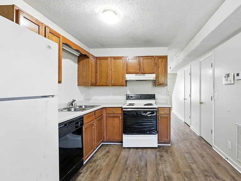 253 Stateline Rd — Photo 9