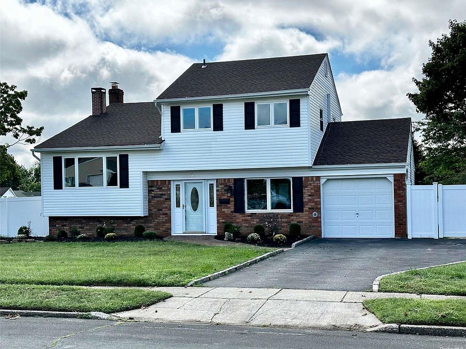 1st image of 9 Sagebrush Lane