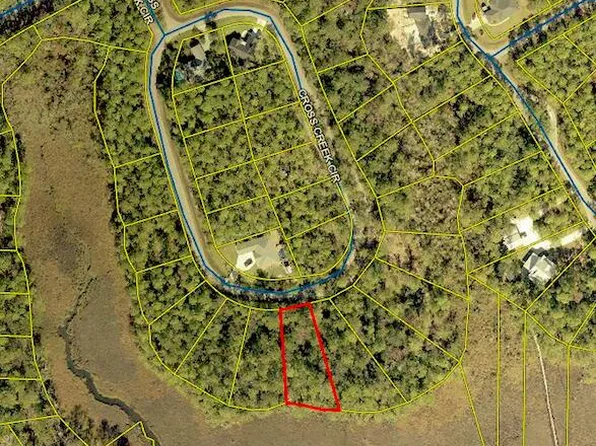 9 Cross Creek Cir, Freeport, FL 32439