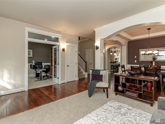 5th image of 3924 Cameron Dr NE