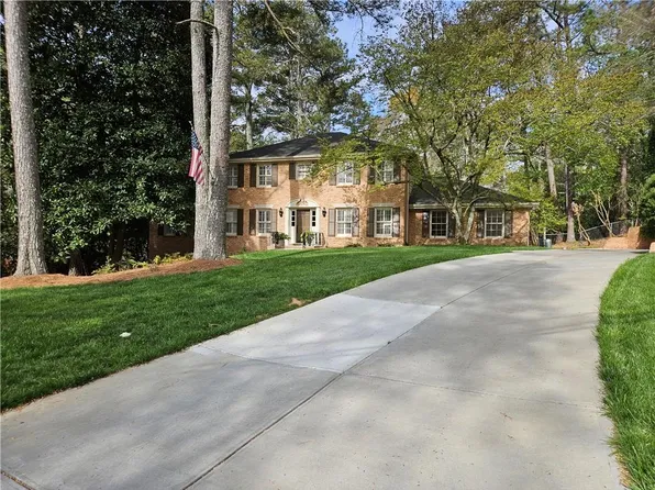 5465 Trowbridge Dr, Atlanta, GA 30338