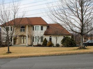 43 Dunnigan Dr, Pomona, NY 10970
