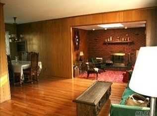 1028 Hicksville Rd, Seaford, NY 11783