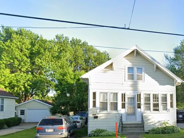 631 W 11th Ave, Oshkosh, WI 54902