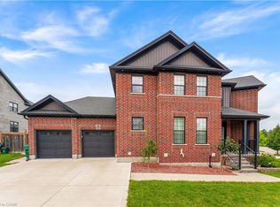 14 Marianne Dorn Trl, Kitchener, ON N2R0H4