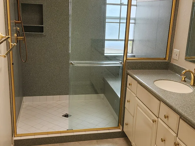 421 Burlington Ct #101 — Photo 17