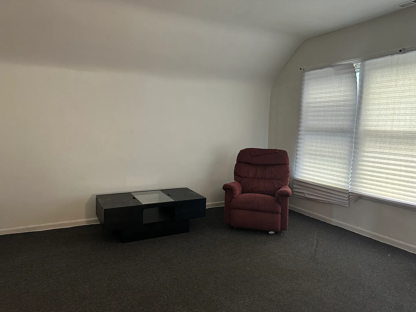 2 bed, $1,100 — Photo 3