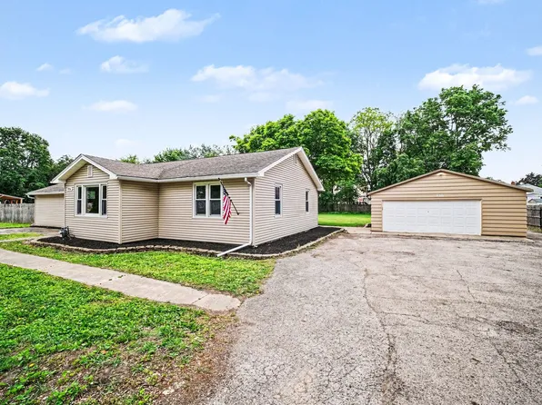 936 W Old Indian Trl, Aurora, IL 60506
