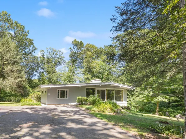 74 Woods Road, Bethany, CT 06524