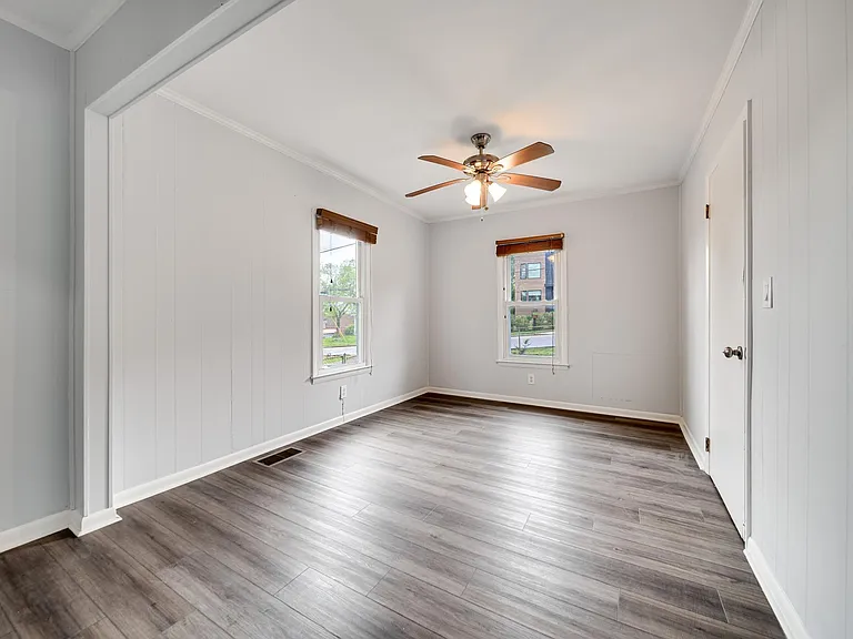1507 Meridian St — Photo 11