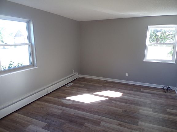 3rd image of 187 Wendover Ave APT 1