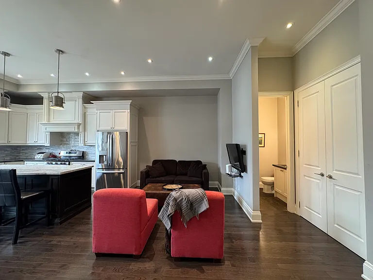 18B Algoma St — Photo 12