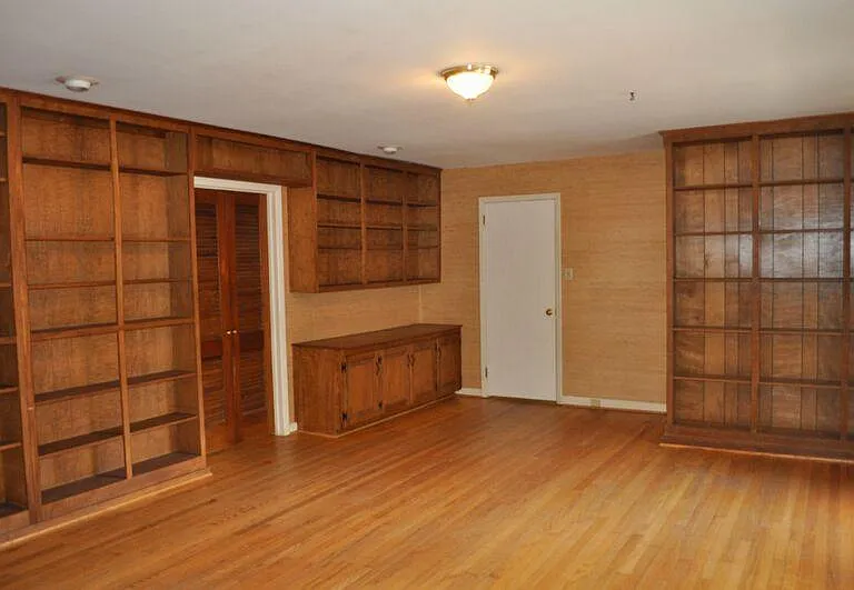 2309 Airline Dr — Photo 7