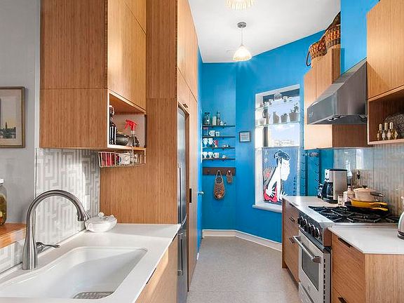 3rd image of 458 Lincoln Pl APT 4A