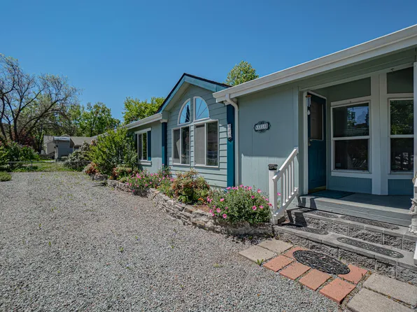 445 Lani Way, Talent, OR 97540