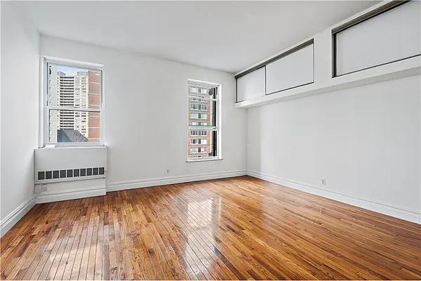 Rented by REAL New York | media 24