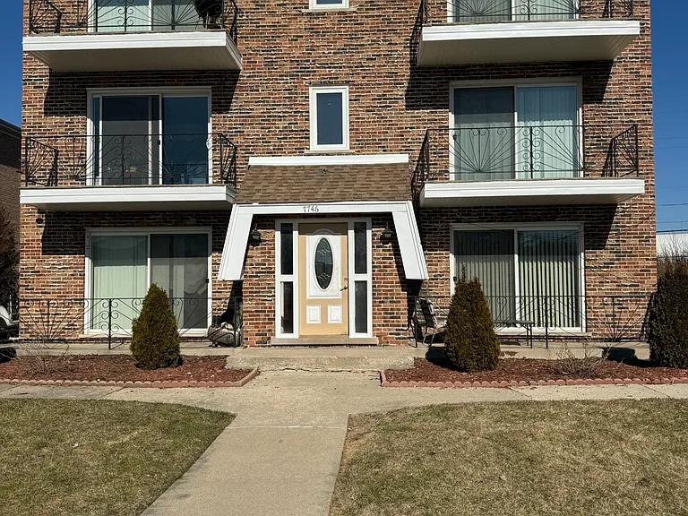 W 79th Pl — Photo 1