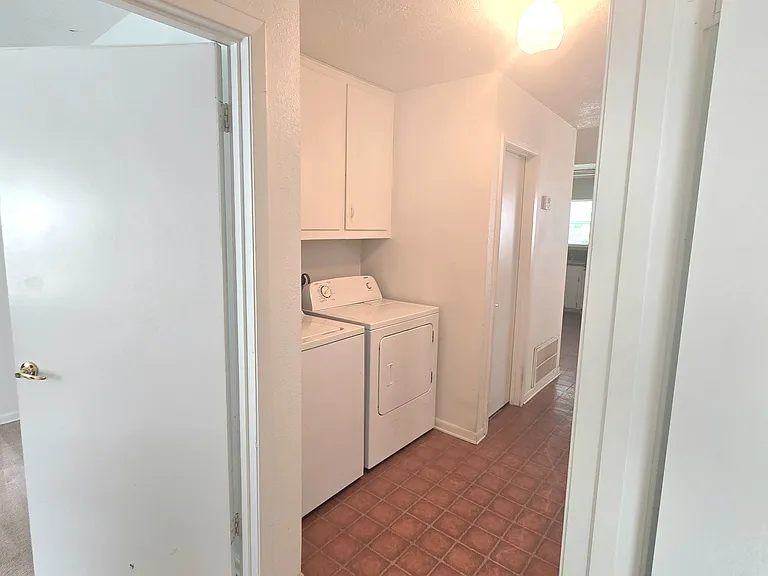 204 Richards St — Photo 6