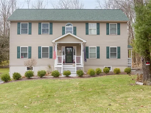 319 Depue Ln, Stroudsburg, PA 18360