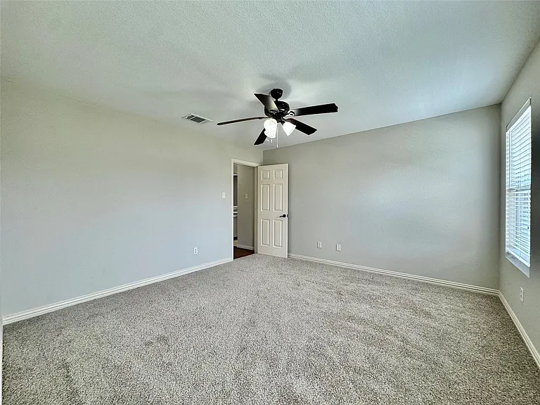 204 Woodley Rd — Photo 23