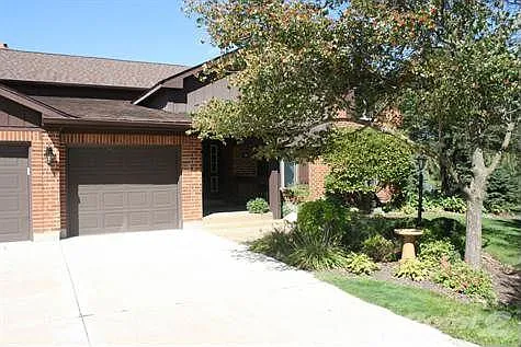 90 Golfview Ln APT A photo 1