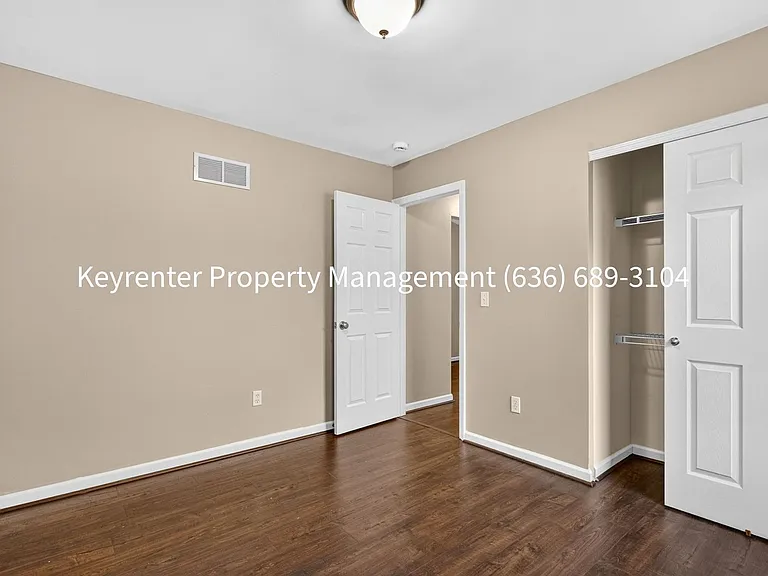411 Angelique Pl — Photo 21