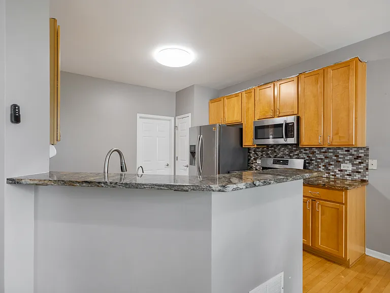 460 Vaughn Cir — Photo 7