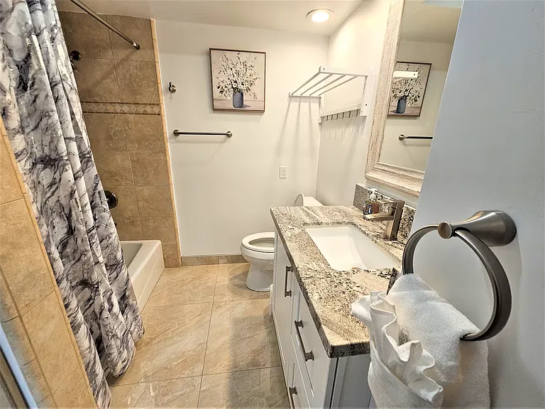 8071 Roosevelt Ave — Photo 6